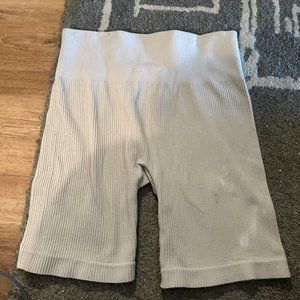 PULL & BEAR RIBBED BIKER SHORTS M/L